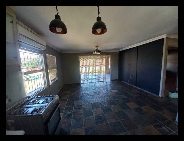 2 BEDROOM HOUSE FOR SALE IN VAAL MARINA